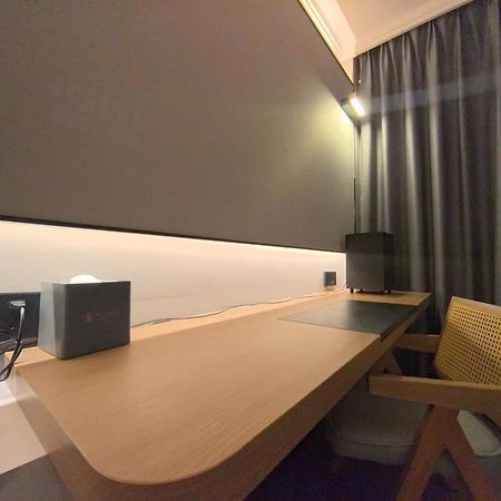 Luyue Hotel Movie Hotel Huaqiangbei Convention And Exhibition Center Branch Шэньчжэнь Экстерьер фото
