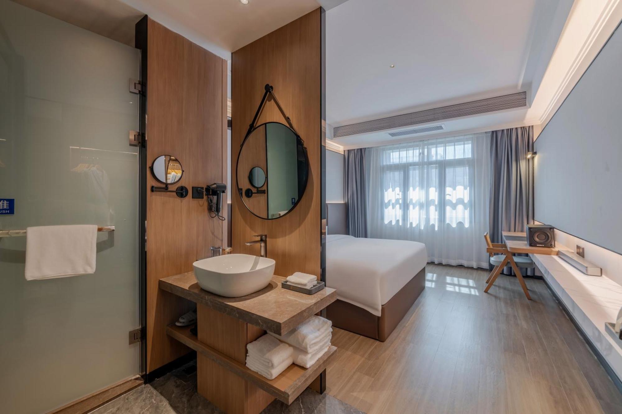 Luyue Hotel Movie Hotel Huaqiangbei Convention And Exhibition Center Branch Шэньчжэнь Экстерьер фото